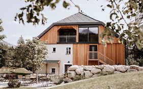 Das Schutzhaus am hohen Camper - Dein Basislager im Salzkammergut